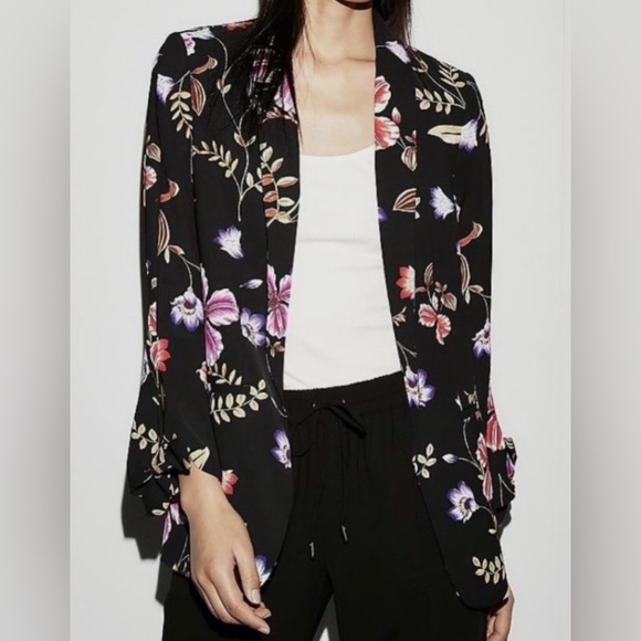 Express Jackets & Blazers - EXPRESS Floral Tie Sleeve Boyfriend Blazer EUC